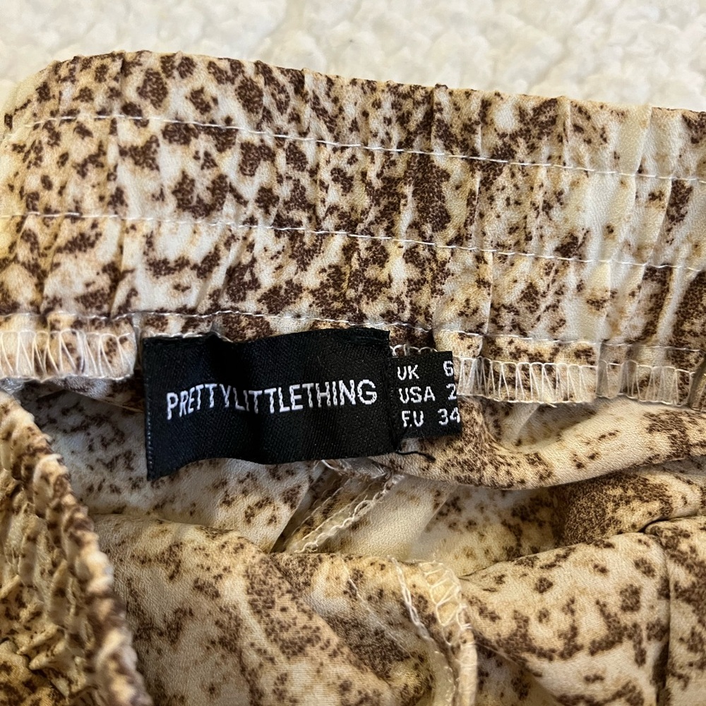 Pretty Little Thing snakeskin print pants - Picture 5 of 10